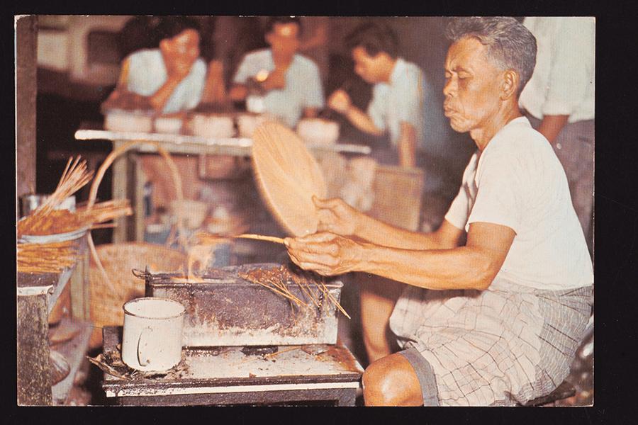 2008-04128_photograph-of-a-satay-seller_web.png