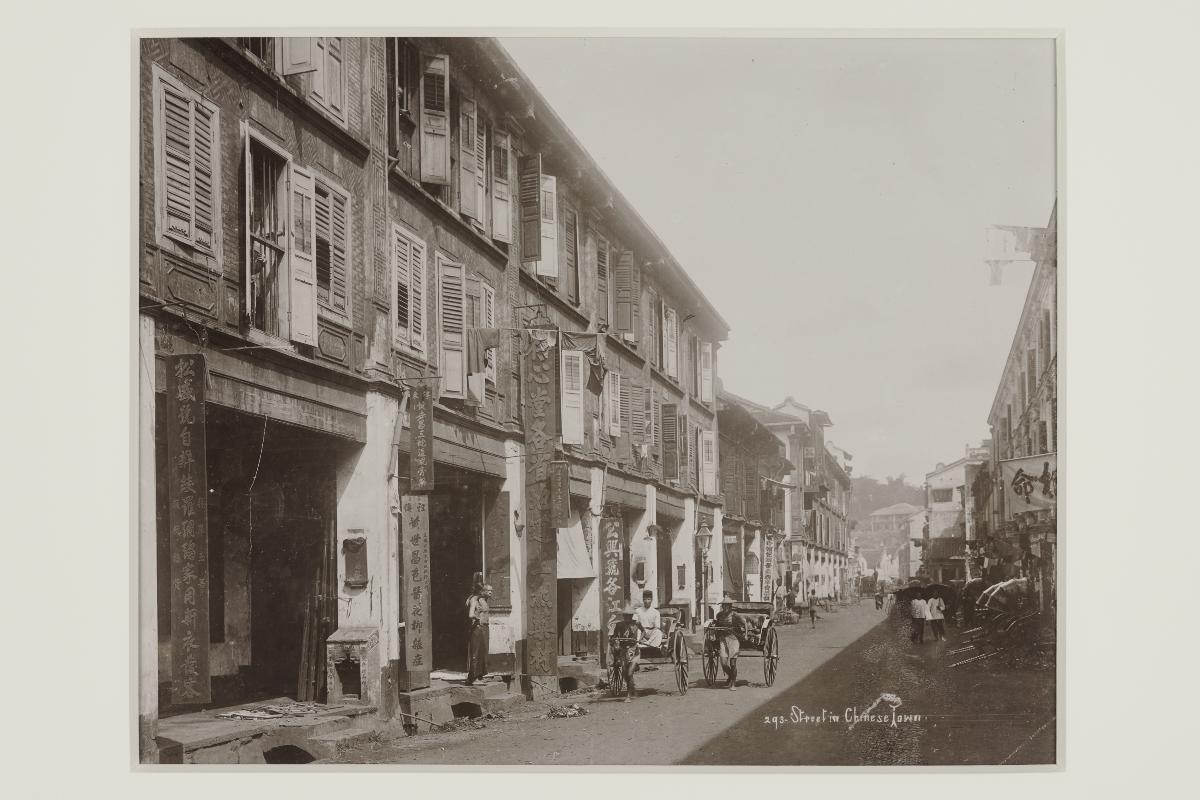 street-in-chinese-town